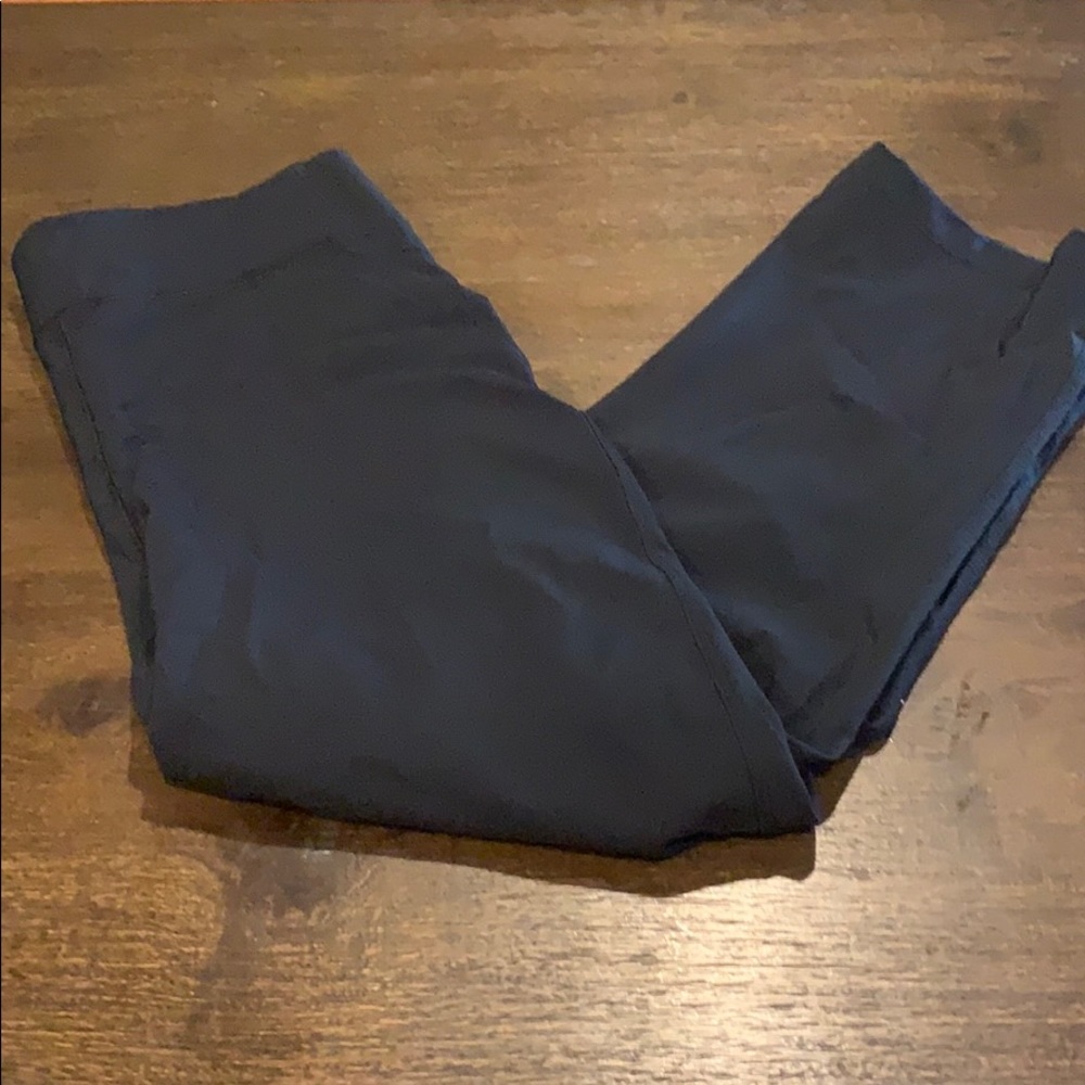 NWOT - Columbia Omni-Shield Capri (s)